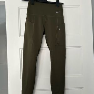 Nike Go
Women's Firm-Support High-Waisted 7/8 Leggings with Pockets Green Small